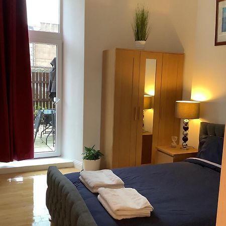 Ground Floor Apartment With Garden Glasgow Exteriör bild