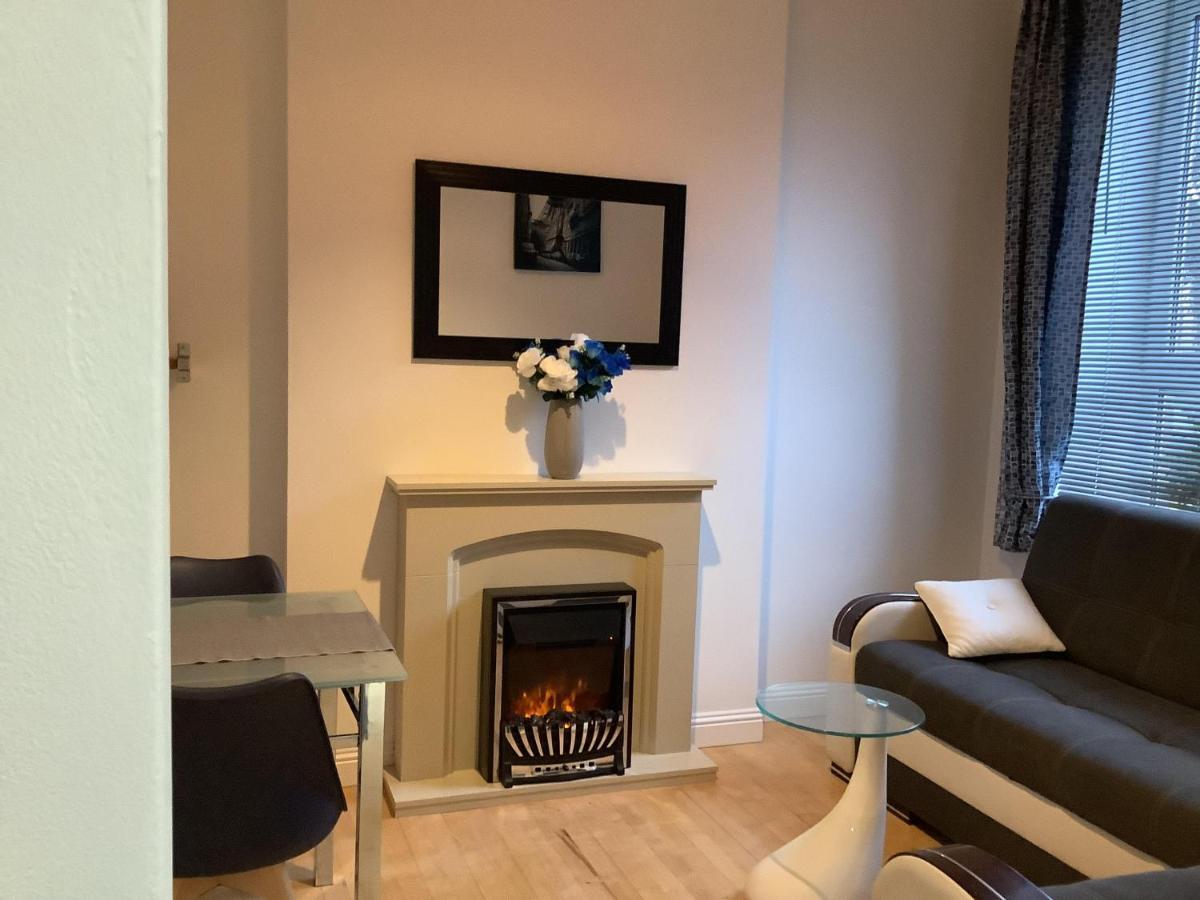 Ground Floor Apartment With Garden Glasgow Exteriör bild