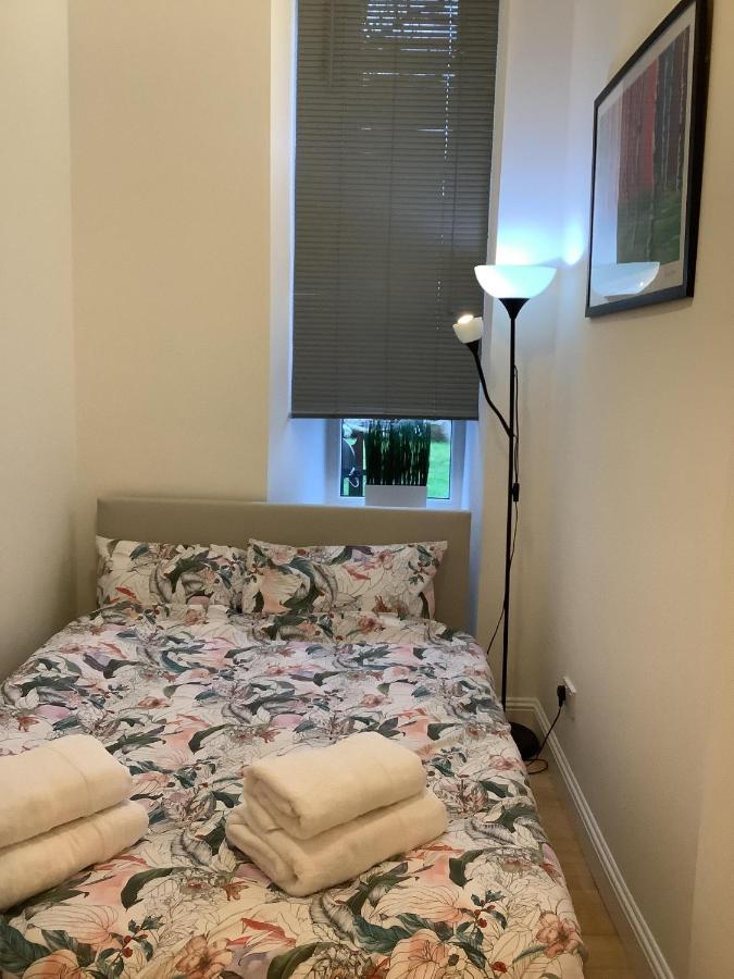 Ground Floor Apartment With Garden Glasgow Exteriör bild