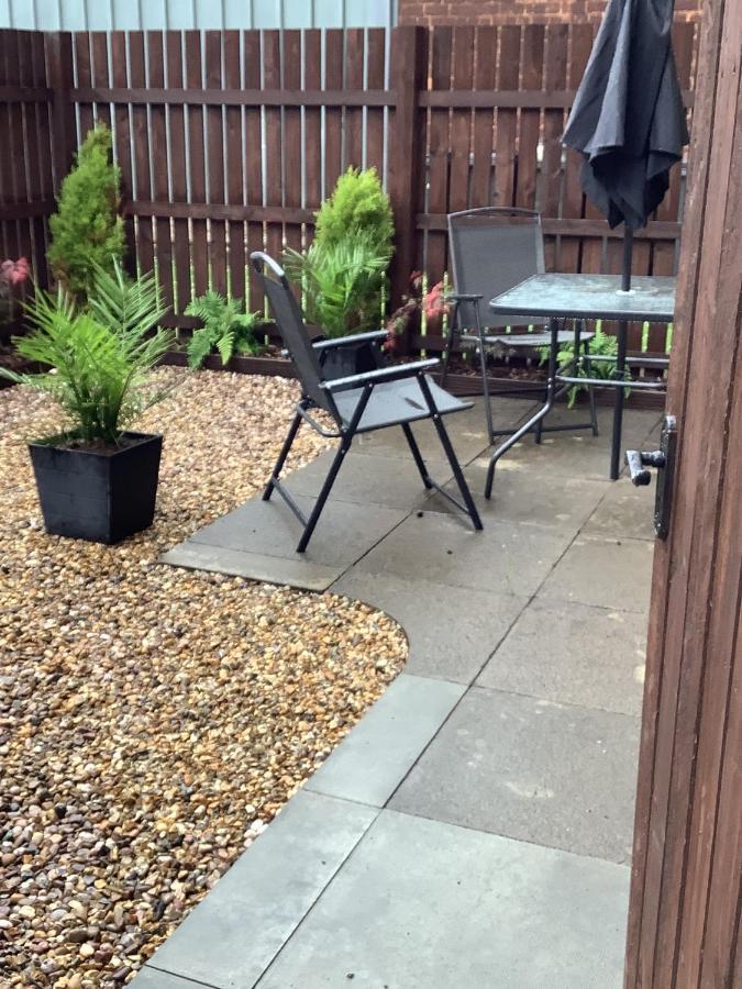 Ground Floor Apartment With Garden Glasgow Exteriör bild