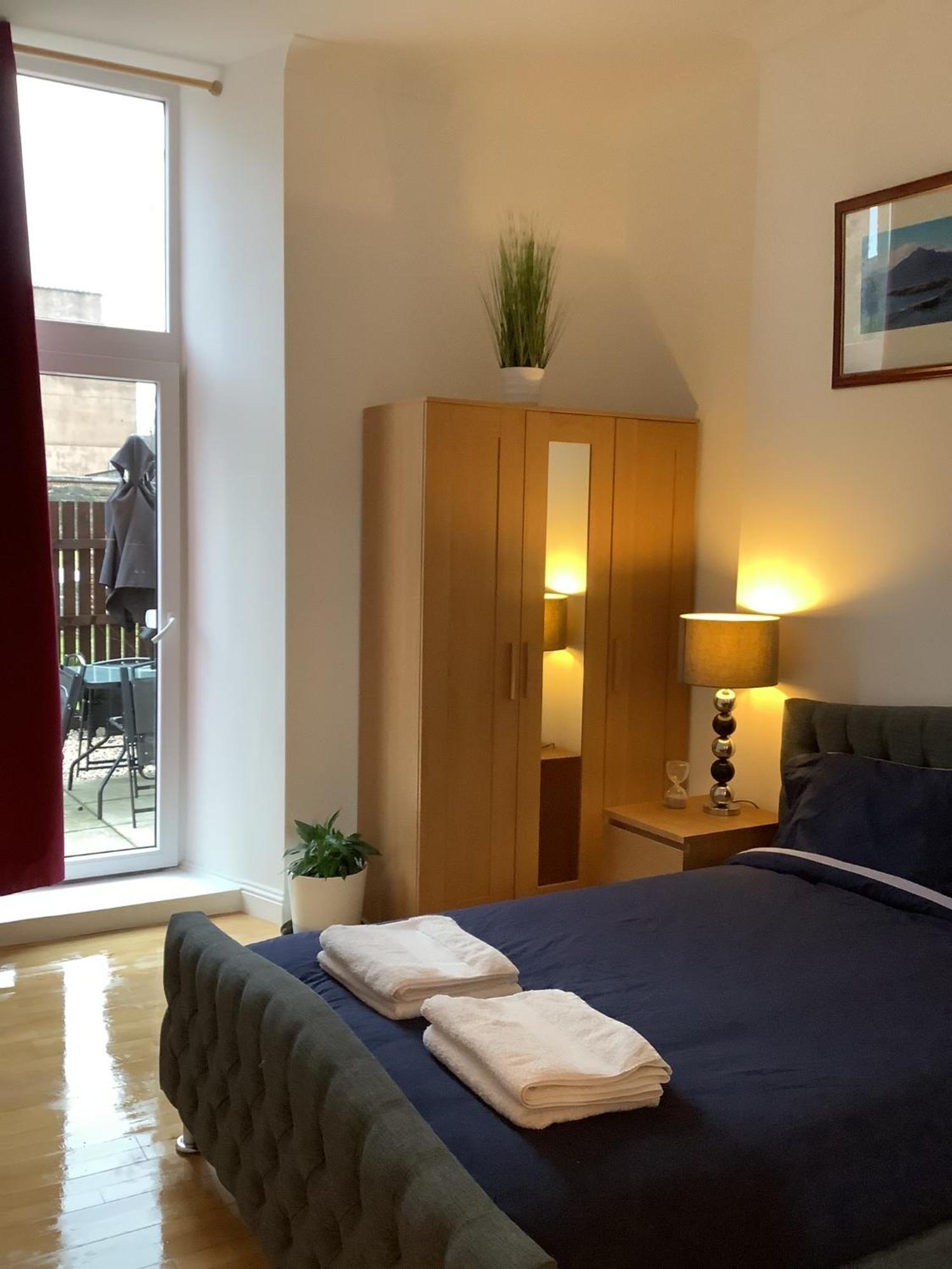 Ground Floor Apartment With Garden Glasgow Exteriör bild